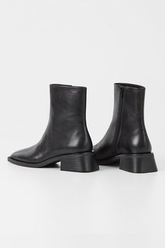 PIPE AND ROW Square Toe Boots, Toe Boots, The Square, Indie Design, Individual Style, Jeffrey Campbell, Rubber Rain Boots, Black Boots, Steve Madden