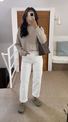 Birkenstock Clogs Outfit Business Casual, White And Neutral Outfit, Birk Clogs Outfit Fall, Birkenstock Suede Clogs Outfit, How To Style White Baggy Jeans, How To Style Clog Birkenstocks, Birkenstock Mens Outfit, White Birkenstock Clogs Outfit, Burk Clog Outfits