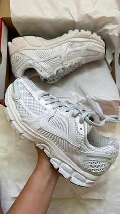 Dream List, Sneaker Lovers, Shoe Inspo, Early Fall Outfit, Clean Girl, Running Clothes, Dream Shoes