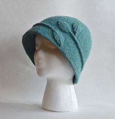 http://www.ravelry.com/patterns/library/vine-cloche-felted-hat