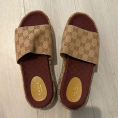 New / Never Worn Gucci Platform Slide Sandal - Tan And Burgundy - Size 39 Designer Brown Flat Slides, Gucci Flat Sandals With Removable Insole, Designer Beige Slip-on Sandals, Designer Flat Sandals With Cushioned Footbed, Gucci Brown Slip-on Sandals, Designer Gucci Sandals With Cushioned Footbed, Gucci Cushioned Sandals, Gucci Flat Slides With Branded Insole, Gucci Cushioned Slip-on Sandals