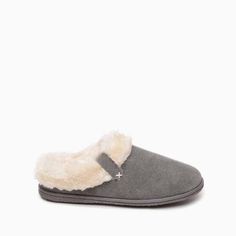 Camp Collar Scuff | Minnetonka Facebook Features, Winter Slippers, Women Camping, Slippers Cozy, Christmas 2022, Faux Fur Collar, Christmas List, Slide Slipper, Womens Slippers