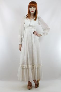 Vintage 70s Gunne Sax White Maxi Dress XXS Hippie Dress Hippy Dress Hippie Wedding Dress Hippy Weddi Hippy Wedding Dress, Hippie Wedding Dress, Hippy Dress, Wedding Dresses Hippie, Red Lip Makeup, Hippie Wedding, Hippie Dress, White Maxi Dress, Gunne Sax