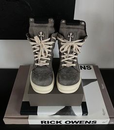 Rick Owens Menswear, Rick Owens Shoes, Rick Owens Sneakers, Heart Shoes, Punk Outfits, Chrome Hearts, Pretty Shoes