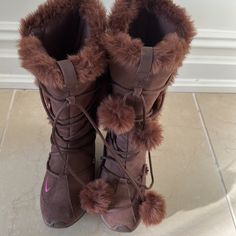 Brown Nike Fuzzy Boots For Cold Weather Nike High-top Winter Boots, Casual Nike Winter Boots, Nike Brown High-top Boots, Fuzzy Boots, Nike Purple, Shoes Nike, Winter Rain, Cold Weather, Rain Boots