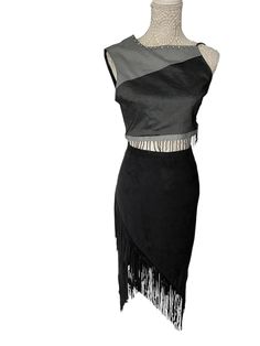 Womens Vintage Black Faux Suede Western Fringe Skirt Such a gorgeous bohemian piece Great for all year round styling Best Fit Size 12 Metal Zipper at the back  Good vintage condition  Measurements taken laid flat Waist 15 Inch Length 34 Inch-Including fringe Western Skirts, Folk Festival, Suede Tassel, Fringe Skirt, 70s Style, Tassel Fringe, Faux Suede, Vintage Black, Halloween Shopping