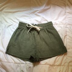 Never Worn! Green Cotton Shorts For Day Out, Green Summer Shorts With Drawstring, Summer Green Shorts With Drawstring, Green Drawstring Shorts For Summer, Green Drawstring Shorts For Spring, Spring And Summer Drawstring Shorts, Cotton Drawstring Bottoms For Summer Outings, Cotton Drawstring Bottoms For Summer, High Waist Cotton Shorts For Summer Outings