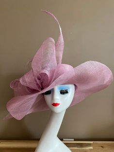 "Large Wide brim sinamay hat in lavender with extra-large bow, elegant, light and comfortable to wear. Head size is about 22.5\" unless otherwise requested. All hats include a sizing band to adjust for a comfortable fit.  Key Features: Wide brim Appr: 6-6.5\" Head Grith Appr: 22.5\" and adjustable to fit sizes smaller than 22.5\" Crown Deep Appr: 4.5\" Processing Time: 1-3 business days Warm tips:  ❤️Group discount on 3 or more pieces, please contact me for further information on group discount. Race Wedding, Art Hats, Ascot Horse Racing, Tea Hat, Sinamay Hat, Tea Hats, Pink Hats, Horse Races, Sinamay Hats