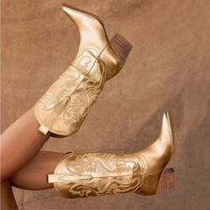 New Without Box/Never Worn! Gold Metallic Cowboy Boots, Size 9! Fitted Gold Western Boots, Gold Snip Toe Boots For Rodeo, Gold Western Boots For Winter, Western Gold Boots For Rodeo, Western Gold Boots With Pointed Toe, Gold Boots With Round Toe For Winter, Trendy Gold Boots For Fall, Trendy Gold Boots For Spring, Gold Ankle Boots For Winter