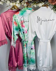 Personalized Bridesmaids Robes, Wedding Robes, Beach Wedding, Silk Robes, Flamingo Robes, Lace Brida Bridal Party Robes Silk, Bachelorette Robes, Robes Silk, Bridal Robe Lace, Bridesmaid Robe Personalized, Bridesmaids Robes, Wedding Robes, Silk Robes, Mode Kimono