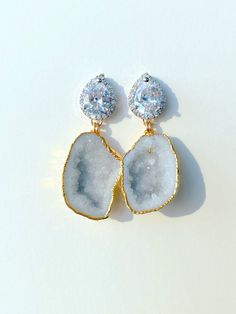 a64757_c36033c621554a8f82bfeb5372df4821~mv2.jpg Druzy And Shell Earrings, Luxury Gold Crystal Earrings For Wedding, Gold Bridal Earrings With Gemstones, Gold Gemstone Bridal Earrings For Wedding, White Natural Stones Earrings For Wedding, Natural Stones Drop Earrings For Wedding, White Natural Stone Wedding Earrings, Wedding Drop Earrings With Stones, White Gemstone Party Earrings