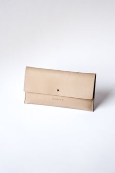 The Wallet – Harper the Label Modern Rectangular Clutch With Card Slots, Modern Rectangular Clutch With Interior Card Slots, Modern Clutch With Interior Card Slots, Modern Beige Wallet With Interior Card Slots, Modern Bifold Clutch With Card Slots, Elegant Everyday Clutch With Rectangular Case, Modern Rectangular Coin Purse With Card Slots, Modern Rectangular Coin Purse With Interior Card Slots, Minimalist Formal Clutch With Removable Pouch