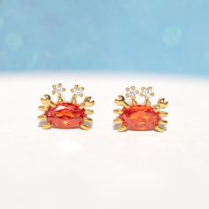 Don't be crabby, be happy! You'll always look cute in these dazzling studs! 18k gold plated, 18k rose gold plated, or rhodium plated over brass Cubic zirconia stones Earring post is approximately 1cm long Sterling silver posts and butterfly backings Approx 7mm length Shop our entire Under the Sea Collection here Shop o Modelos 3d, Jewelry Accessories Ideas, Earring Post, Necklace Chain Lengths, Jewelry Essentials, Jewelry Lookbook, Stud Set, Girly Jewelry, Jewelry Inspo