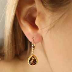 Real Gold Zultanite Earrings 14k Solid Gold Teardrop Dangle Earring Color Changing Sultanite Waterdrop Earring Gift For Women Vintage ▶ 𝙋𝙍𝙊𝘿𝙐𝘾𝙏 𝙁𝙀𝘼𝙏𝙐𝙍𝙀𝙎 * 14k Yellow Solid Gold Earring * Zultanite Gemstone Width: 1.10 cm ( 0.43 inches) * Zultanite Gemstone Lenght: 1.60 cm ( 0.62 inches) * Dangle Zultanite Gemstone Earring Total Lenght: 3 cm ( 1.18 inches) - Our Zultanite ring is real and natural stone. You can tell from the color change that it is original. It is not lab made. Zul Yellow Gold Gemstone Teardrop Earrings, Formal Yellow Gold Teardrop Gemstone Earrings, Teardrop Gemstone Earrings In Yellow Gold, Gold Teardrop Gemstone Earrings, Yellow Gold Teardrop Dangle Earrings With Gemstone, Teardrop Earrings With Bail As Gift, Gold Gemstone Teardrop Earrings For Formal Occasions, Gold Teardrop Earrings With Gemstone For Anniversary, Elegant Dangle Teardrop Birthstone Earrings