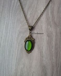 Necklace with pendant and green stone.Dimensions:Chain: 48 centimetersPendant: 4.5 centimeters high and 2.3 centimeters wideThe length can be adjusted on request at the time of purchase, at no additional cost.Materials used: zinc alloy, resin.☽☽☽☽☽☽☽☽☽☽☽☽☽☽☽☽☽☽☽☽☽☽☽☽☽☽☽☽☽☽☽☽☽☽☽☽☽☽This jewel will be delivered to you in a small organza pouch and sent by registered letter for better reception.☽☽☽☽☽☽☽☽☽☽☽☽☽☽☽☽☽☽☽☽☽☽☽☽☽☽☽☽☽☽☽☽☽☽☽☽☽☽To keep your jewelry in perfect condition, store them away from humid Medieval Necklace Pendants, Goth Necklace, Necklace With Pendant, Organza Pouch, Victorian Goth, Green Pendants, Gothic Necklace, Bronze Pendant, Green Necklace