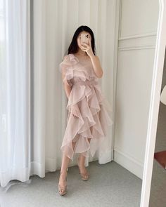 "material: lady zara mix organza SIZE CHART WOMEN Size XS Bust 78-82 cm Waist 80 cm Length 114cm Size S Bust 82-86 cm Waist 84 cm Hips 100 cm Length 114 cm Size M Bust 86 - 90 cm Waist 88 cm Hips 104 cm Length 114 cm Size L Bust 90 - 94 cm Waist 92 cm Hips 108 cm Length 114 cm Size XL Bust 94 - 98 cm Waist 96 cm Hips 112 cm Length 116 cm Size 0XL Bust 98 - 102 cm Waist 100 cm Hips 116 cm Length 116 cm Size 1XL Bust 102 - 106 cm Waist 104 cm Hips 120 Length 118 cm Size 2XL Bust 106 - 110 cm Waist Feminine Bridesmaid Midi Dress With Ruffles, Bridesmaid Midi Dress With Ruffles, Wedding Midi Dress With Ruffled Skirt, Midi Wedding Dress With Ruffled Skirt, Midi Length Wedding Dress With Ruffled Skirt, Chic Bridesmaid Dress With Ruffled Skirt, Party Dress With Ruffled Midi Skirt, Party Midi Dress With Ruffled Skirt, Ruffled Midi Dress For Prom