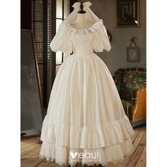 Vintage / Retro Elegant Ivory Satin Wedding Dresses 2023 Ball Gown Pearl Scoop Neck Puffy Short Sleeve Backless Floor-Length / Long Wedding Collar Wedding Dress, 2023 Ball Gown, Vintage Weddingdress, Wedding Dresses 2023, Delicate Gown, Satin Wedding Dresses, Dress With Puffy Sleeves, Satin Ball Gown, Vintage Princess