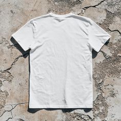 White Cotton Jersey T-shirt With Letter Print, Cotton Crew Neck T-shirt With Branding, Basic White T-shirt For Everyday, Basic White Tops With Screen Print, Basic White Shirt With Graphic Print, White Basic Shirt With Graphic Print, White Short Sleeve T-shirt For Streetwear, Graphic Tee Cotton Jersey Short Sleeve T-shirt, Cotton Jersey Graphic Tee With Short Sleeves