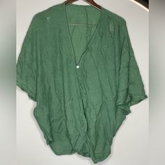 Size X-Large Brand New Never Worn Oversized Green V-neck Top, Green Spring Beach Shirt, Green Oversized Tops For Daywear, Oversized Green Tops For Daywear, Oversized Tops For Vacation, Oversized V-neck Shirt For Day Out, Oversized Green Blouse For Day Out, Oversized V-neck Top For Summer, Green V-neck Top For Beach