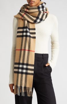 Burberry Scarf Outfit, Plaid Scarf Outfit, Burbery Scarf, Beige Plaid Scarf, Burberry Cashmere Scarf, Luxury Brown Winter Scarves, Luxury Plaid Wool Scarves, Burberry Scarf, Fashionable Work Outfit