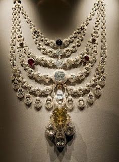 Luxury Studies: Collier de Patiala/The Patiala Necklace Bijoux Art Nouveau, Platinum Chain, By Any Means Necessary, Historical Jewellery, Art Deco Necklace, Royal Jewels, Fancy Diamonds, Royal Jewelry, Crown Jewels