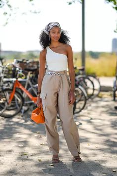 Women Cargo Pants Outfit, Outfit Ideas Cargo Pants, Celana Fashion, Cargo Outfit, Cargo Pants Outfits, Casual Cargo Pants, Pants Outfit Casual