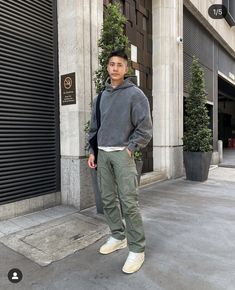 Mens Cargo Pants Outfit, Jordan 4 Outfit Men, Thrifted Outfit, Fit Aesthetic, Spiritual Fashion, Cargo Outfit, Guys Fits, Rock Girl, Cargo Pants Outfit