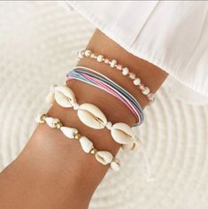 Summer, Beach, Vacay Vibes Ocean Beachy Boho Trendy Minimalist Seashell Bracelet, Beach Bracelets, Bohemian Handmade, Seashell Jewelry, Summer Bracelets, Bohemian Bracelets, Shell Bracelet, Accessories Ideas, Shell Jewelry