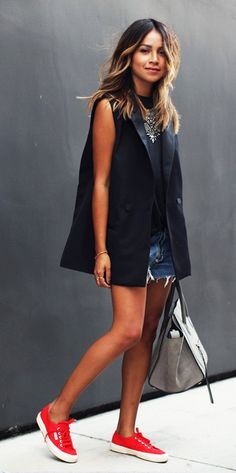 Julie Sariñana of Sincerely Jules wears a black vest, denim shorts, and red Superga sneakers Sleeveless Blazer, Sincerely Jules, Blogger Outfits, Looks Street Style, Fashion Blogger Style, Black Vest, Gyaru