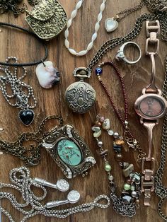 Dope Jewelry Accessories, Diy Bracelets Tutorials, Jewelry Accessories Ideas, My Jewelry, Dope Jewelry, Funky Jewelry, Jewelry Outfit, Jewelry Inspo, Dream Jewelry