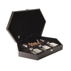 Luxury Royal Black Bag set by Arabian Oud, Contains a luxurious set of perfumes worthy of your taste to suit you at all times,  The bag contains: 3x Sprays Vials 1x Cambodian Royal Aged Dehn Oud - Attar Oil 1x Musk - Attar Oil 1x Luxury Kalamantan Oud - Incense -The length of the bag is 50 cm -The width of the bag is 37 cm -Bag height 7.5 cm طقم هدايا شنطة رويال بني فاخر من العربية للعود، تحتوي على مجموعة فاخرة من العطور التي تليق بك لتناسبك في جميع الأوقات، تتكون الشنطة من قارورة بخاخ 3 قطع، ود Luxury Box-shaped Gift Bags, The Bag, Black Bag, Bag Set, Black