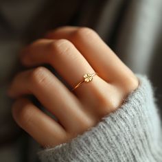 24k Gold Filled Small Four Leaf Clover Ring St. Patricks Day Gift Dainty Shamrock Ring Lucky Spring Jewelry Pair 925 Silver - Etsy Small Gold Rings, Four Leaf Clover Jewelry, Ring Designs Gold For Women, Cute Simple Rings, Small Gold Jewelry, Cute Silver Rings, Gold Ring Aesthetic, Pretty Rings Simple, Ring Designs Gold