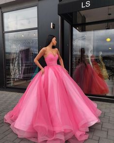 Ball Gown Prom Dress, Dress With Pleats, Pink Prom, Tulle Ball Gown, Pretty Prom Dresses, Pink Dresses, Gown Prom, Beauty Dress, Ball Gowns Prom