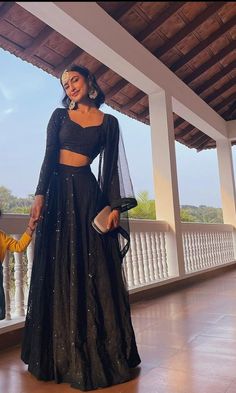 Black Full Sleeve Lehenga, Long Sleeve Lengha Choli, Hairstyle With Black Lehenga, Lehenga Designs For Farewell, Lengha Prom Dress, Indian Traditional Wear Aesthetic, Lehenga Designs With Sleeves, Party Indian Outfits, Modest Lengha Blouse