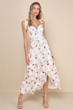 White Floral Rehearsal Dinner Dress, Floral Bridal Shower Dress, White Floral Dress Outfit, Floral Midi Dress Summer, 4th Of July Wedding Ideas, July Wedding Ideas, Reception Dress Ideas, Tea Party Dresses, Bridal Shower Outfits