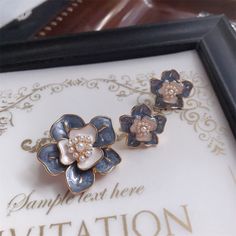 This gorgeous blue poppy brooch is the perfect gift for someone special. Featuring a beautiful flower, stunning faux pearls, and a delicate glazed finish, this women's brooch will add a special touch to any outfit, making it the ideal wedding accessory or gift for her. The design also comes in the style of earrings. 👌 M A T E R I A L • 925 sterling silver needle• Faux pearls• Glazed Alloy• This product is hypoallergenic (nickel free) and tarnish resistant 📏 S I Z E BROOCH SIZE• Diameter: 3 cm Elegant Enamel Flower Brooches, Elegant Blue Enamel Pin, Elegant Blue Enamel Brooches, Elegant Flower Enamel Pin, Poppy Brooches, A Beautiful Flower, Blue Poppy, Wedding Accessory, Retro Jewelry