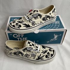 Brand New In Box Classic Authentic Classic Multiple Logos Men’s Size 7 Or Women’s 8.5 Limited Edition Won’t Find Them Again Exclusive Custom Vans Sun And Moon, Hand Painted Vans, Trash Fashion, Fire Shoes, Painted Vans, Random Clothes, Skater Shoes, Shoes Vans, Custom Vans