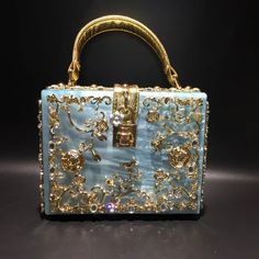 Color: sky blue Tas Lv, Sacs Design, Lv Bags, Winter Trends, Dolce E Gabbana, Cute Bags, Carolina Herrera, Dolce & Gabbana, Beautiful Bags