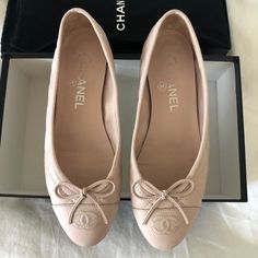 Never Got To Wear Because It Was Too Small On Me Chanel Flats, Isabel Marant Shoes, Shoes Chanel, Pink Flats, Pink Chanel, Pink Ballerina, Swag Shoes, Ballerina Flats, Chanel Shoes