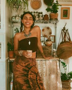 Free Spirited Woman Aesthetic, Bohemian Fashion Aesthetic, Earthy Aesthetic Clothes, Mode Hippie Boheme, Clean Boho Aesthetic Outfits, Hippy Beach Outfits, Bohemian Earthy Outfits, Hippie Chic Outfits Boho Street Styles, Summer Hippy Outfits