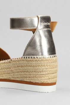 Glyn Wedges in platinum leather, one strap, ankle strap, juta wedges sole, 70 mm heel, 100% leather, Made in Spain Sneaker Wedge, Gorgeous Bags, Pendant Rings, See By Chloe, Luxury Shop, Simple Elegance, French Fashion, Bridal Shoes, Manolo Blahnik