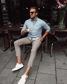 Nothing like enjoying a coffee in your hometown ♥️ sometimes all you need is a classic shirt & pants combo to feel good in your Outfit 😌 i… Style Masculin, Men With Street Style, Man Model, Mens Style Guide, Smart Casual Outfit, Mens Fashion Casual Outfits, Suit Up, Gentleman Style, Your Outfit