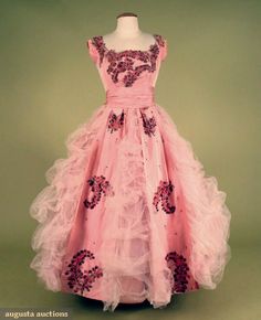 Jeweled Pink Debutante Gown & Train, 1962. Alternating silk and tulle panels covered in pearls and crystal beads. Unc Charlotte, Anthony Van Dyck, Fashion 1960s, Lace Dress Vintage, 60s Fashion