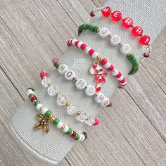 Christmas Beaded Bracelets, Bracelets Christmas, Word Bracelet, Acrylic Letters, Christmas Bead, Personalized Bracelet, Christmas Bracelet, Christmas Charms, Personalized Bracelets