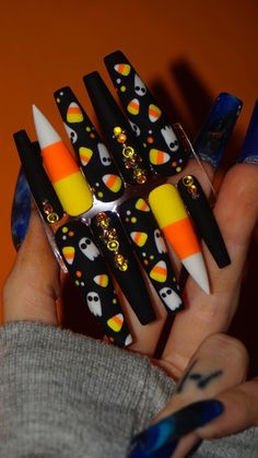 Easy Horror Nails Designs, Quija Board Nails, Holiday Nails Fall, Different Color Fall Nails, Deadpool Acrylic Nails, Summer Ween Nails, American Traditional Nails, Halloween Drip Nails, Hot Halloween Nails