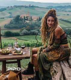 #photography #pipocrea Hippie Woman Aesthetic, Hippie Short Hair, Dark Hippie Aesthetic, Older Woman Dreadlocks, Dread Photoshoot Black Women, Dreadlock Photoshoot Black Women, Dreadlocks Photoshoot, Alternative Dreadlocks, Dark Hippie