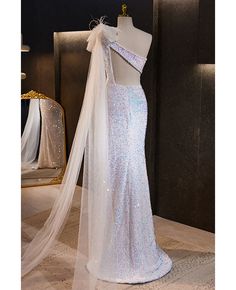 Get 10% off now! Buy goddess bling sequined split front prom dress with one shoulder at cheap price online. Free stable shipping and pro custom service since 2009. Dress With One Shoulder, Formal Party, Style Dresses, Long Prom Dress, Lovely Dresses, Fancy Dresses, Gorgeous Dresses, I Dress, Prom Dress