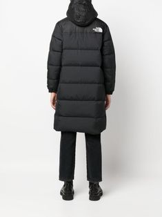 North Face Jacket Long, Long Puffer Coat Outfit, Long North Face Jacket, Puffer Coat Outfit, North Face Nuptse, Long Puffer Coat, Planet People, Quilt Jacket, North Beach