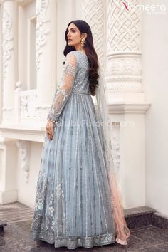 Pakistani Grey Floral Maxi Dress for Party 2021 Front Look Maxi Dress For Party, Suits Pakistani, Robe Wedding, Angrakha Style, Casual Party Outfit, Pakistani Salwar, Dress For Party, Designer Salwar, Moda Outfit