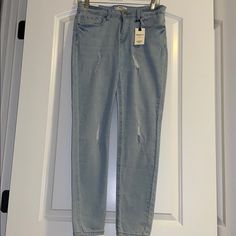 Light Denim Jeans Low Rise Skinny Size 29 Nwt Light Denim Jeans, Dark Blue Denim Jeans, Jeans Low Rise, Forever 21 Jeans, Jeans Light, Light Wash Jeans, Mid Rise Jeans, Dark Wash Denim, Blue Denim Jeans